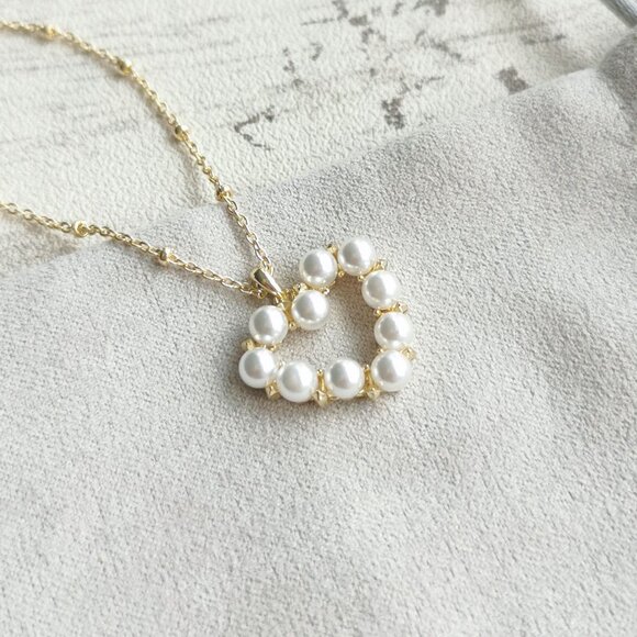 Kendra Scott Gold White Pearl Short Necklace - Ashton Heart - Picture 2 of 4